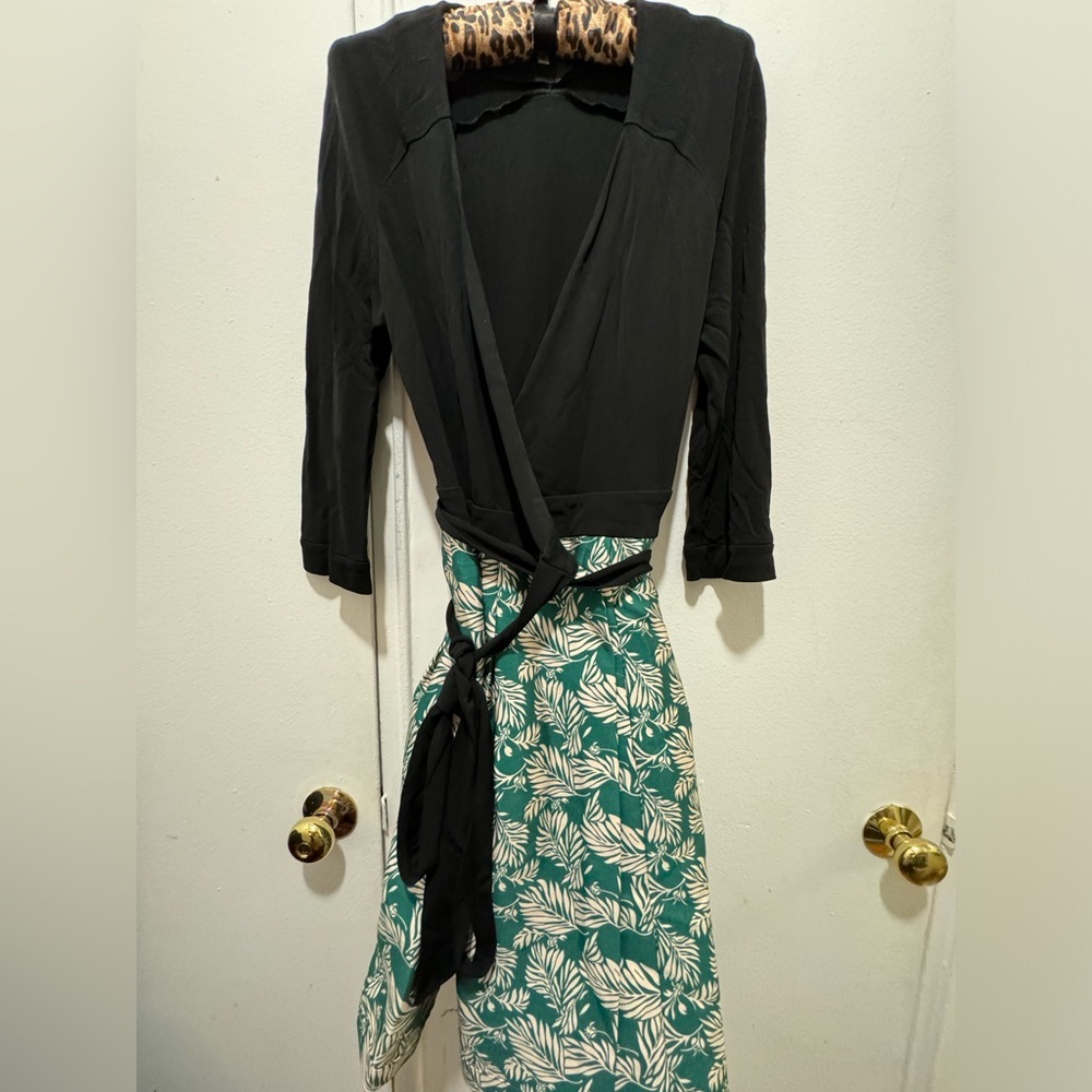 DVF Diane Von Furstenberg Jewel Wrap Dress SIZE:12 Arcadia Pine Black Green - Picture 8 of 8